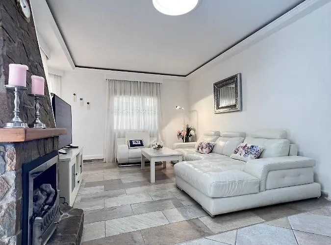 Espectacular Bajo Lirio 아파트